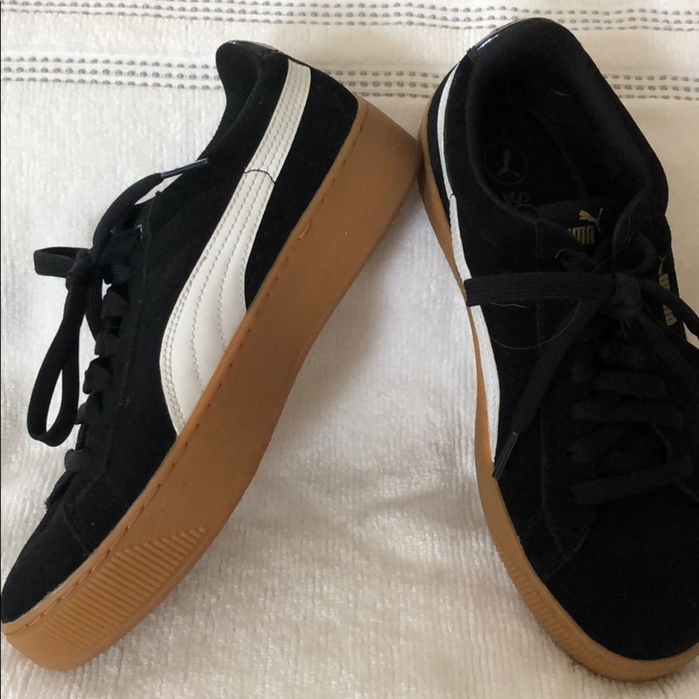 Brand new puma tennis shoes!